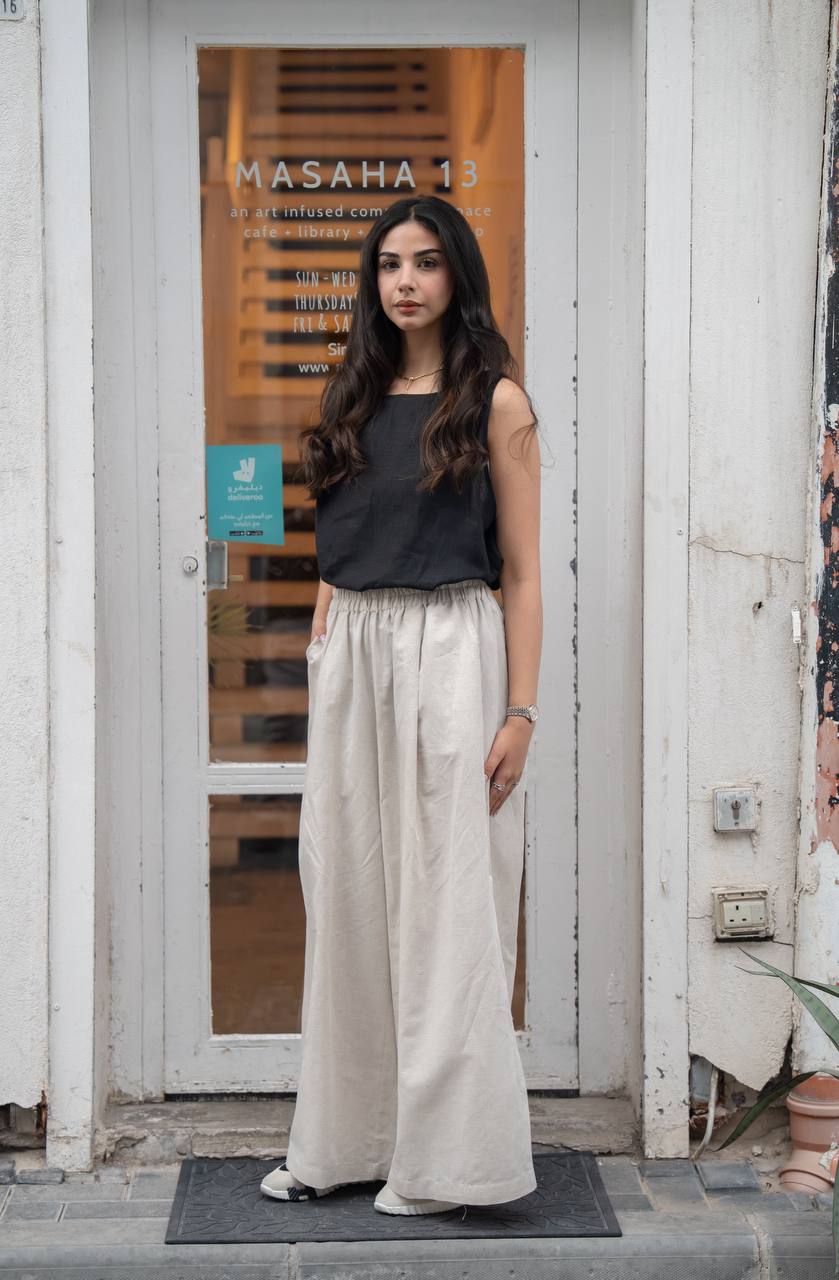 Linen set consisting of a blouse and trousers