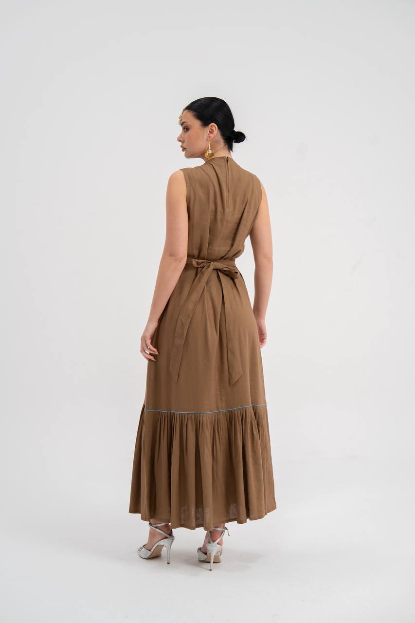 Linen dress with embroidery