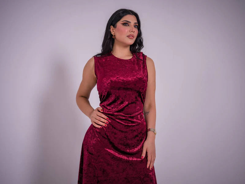 Burgundy velvet dress. C:223 Red