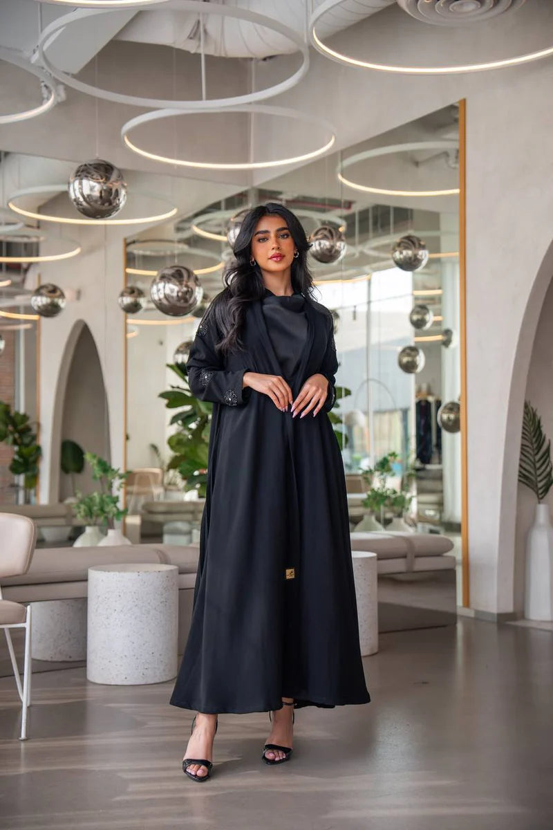 Black crepe abaya with pleats on the sides. C:6629 Black