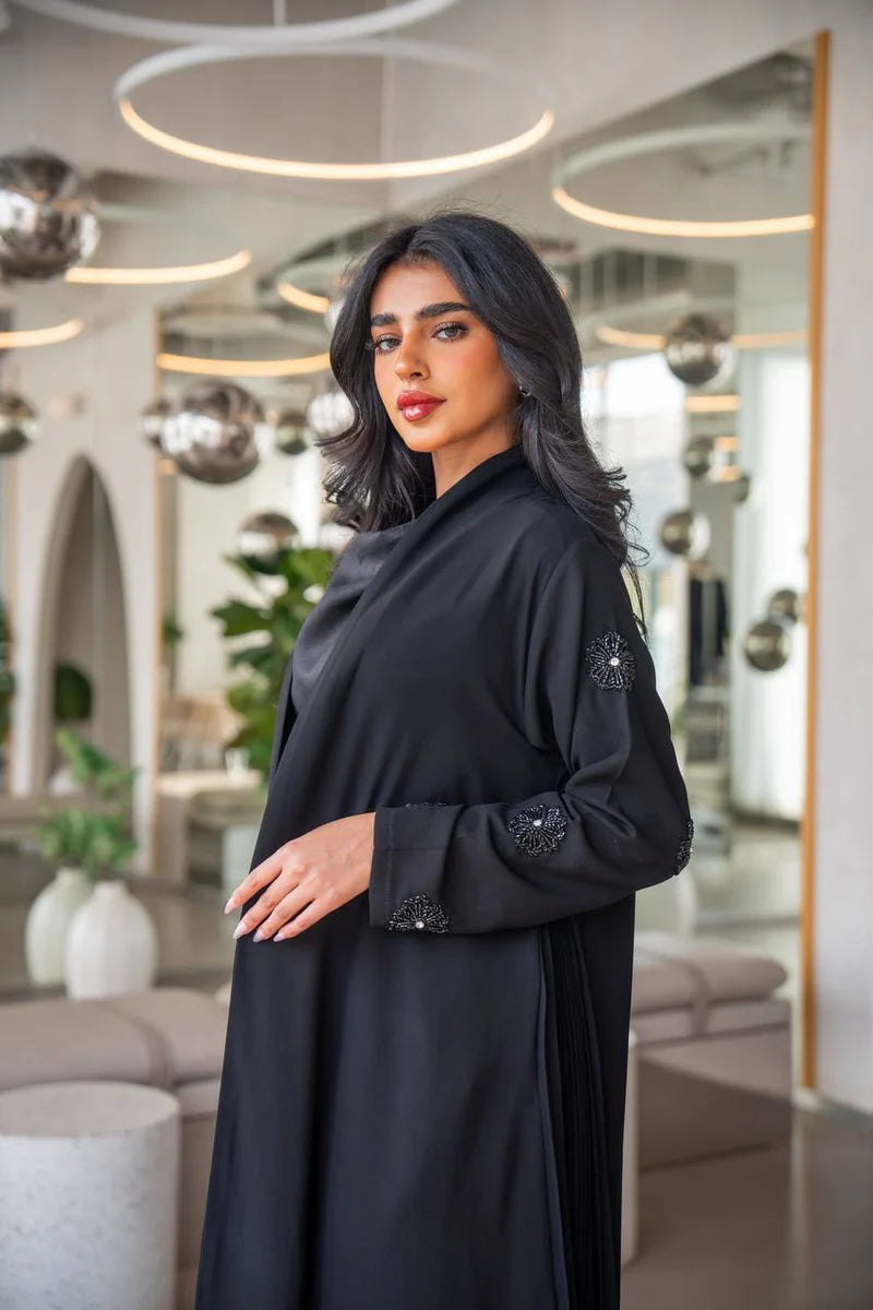 Black crepe abaya with pleats on the sides. C:6629 Black