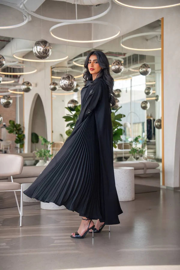 Black crepe abaya with pleats on the sides. C:6629 Black