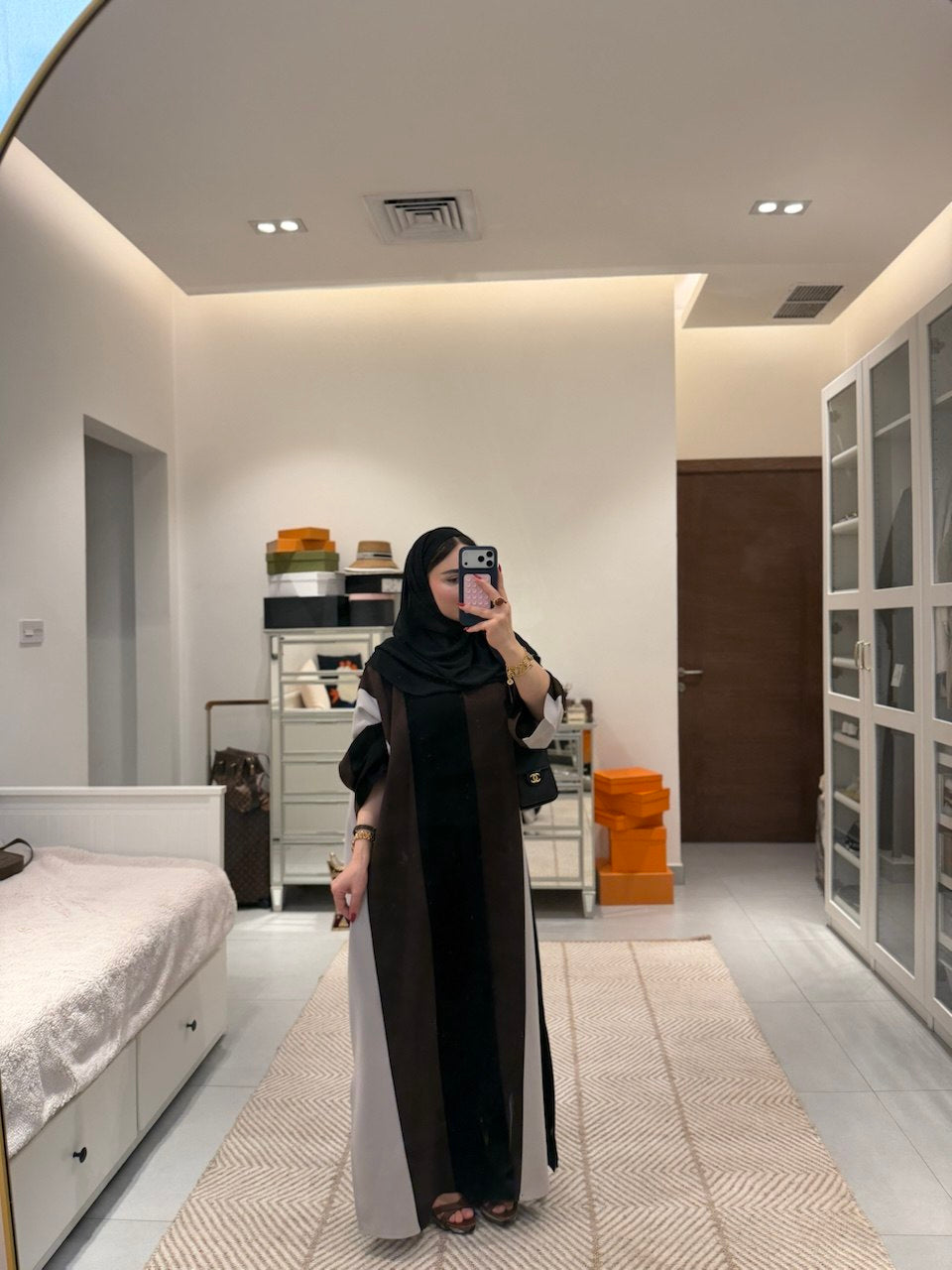 Crepe Abaya in Brown, Beige & Black –2073