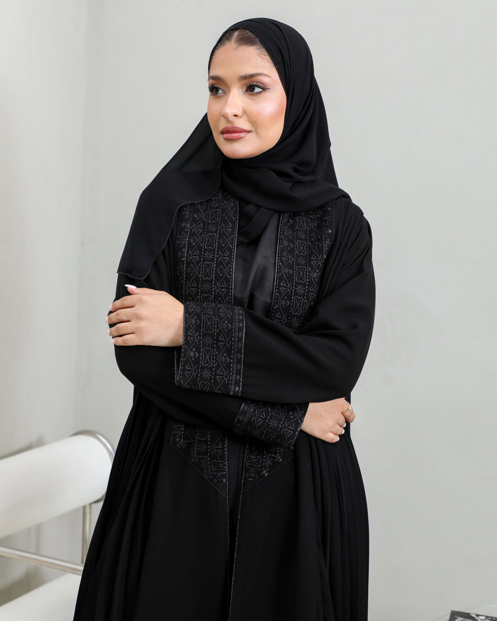 Black abaya, made of luxurious crepe fabric with embroidery