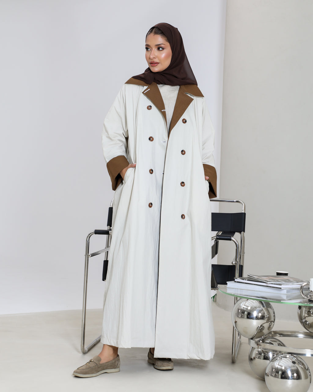 Free size trench coat, beige with brown details