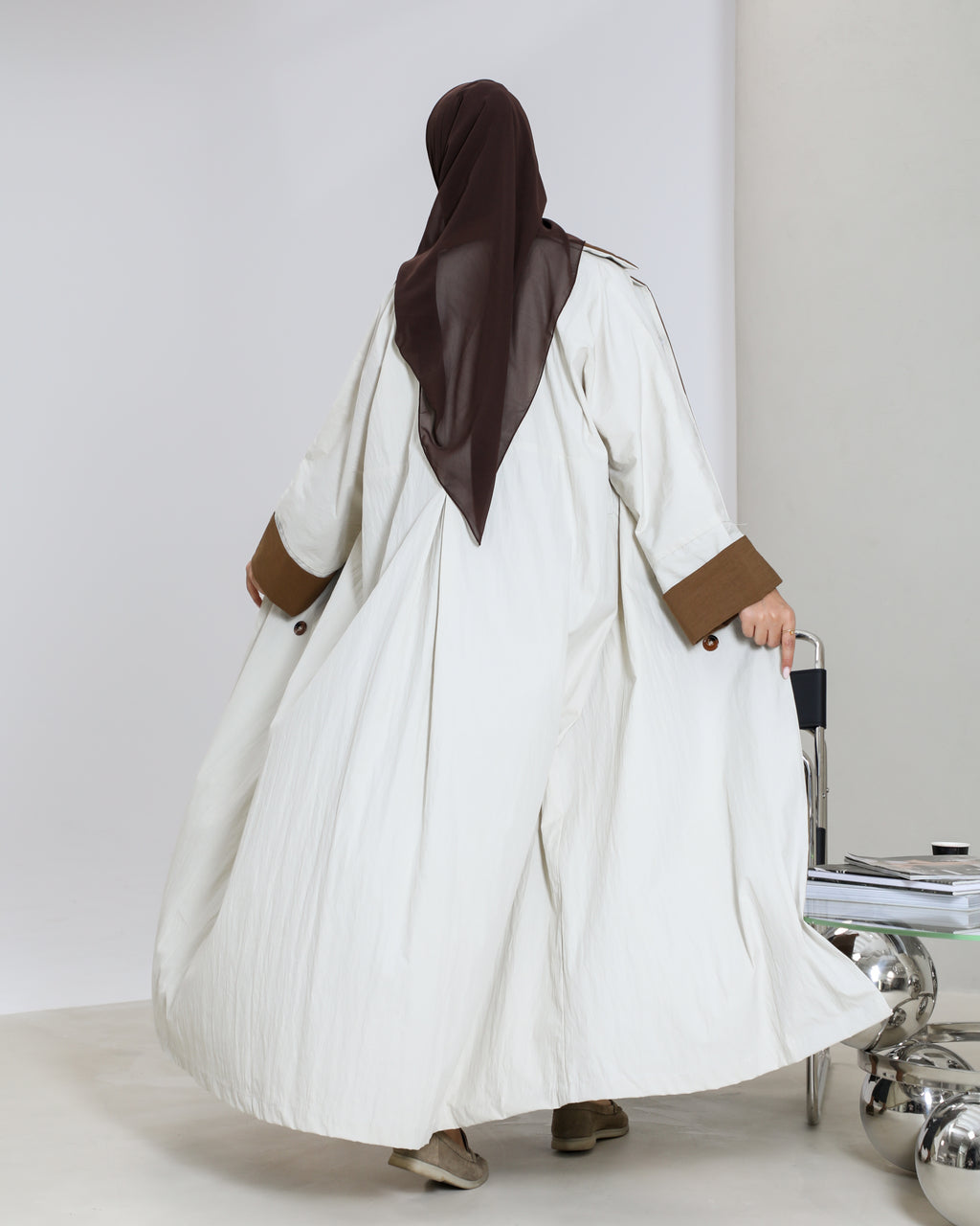 Free size trench coat, beige with brown details