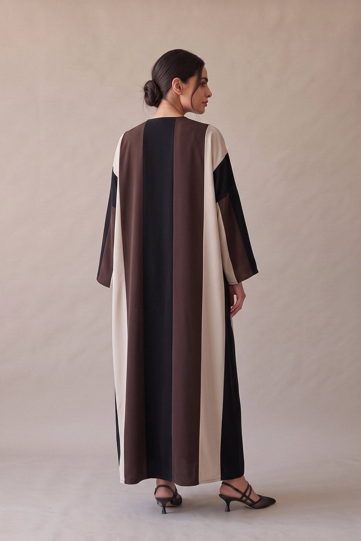 Crepe Abaya in Brown, Beige & Black –2073