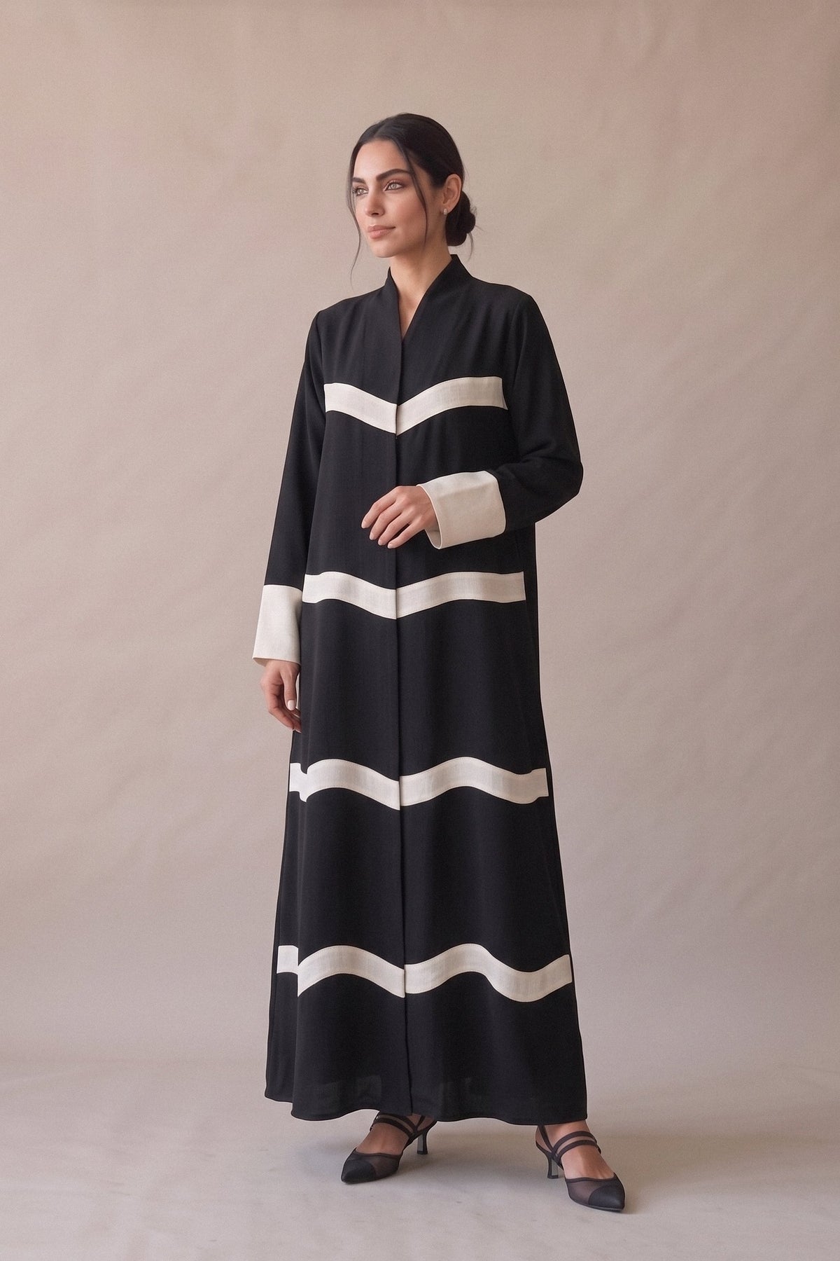 Black Crepe Abaya with White Details –2078