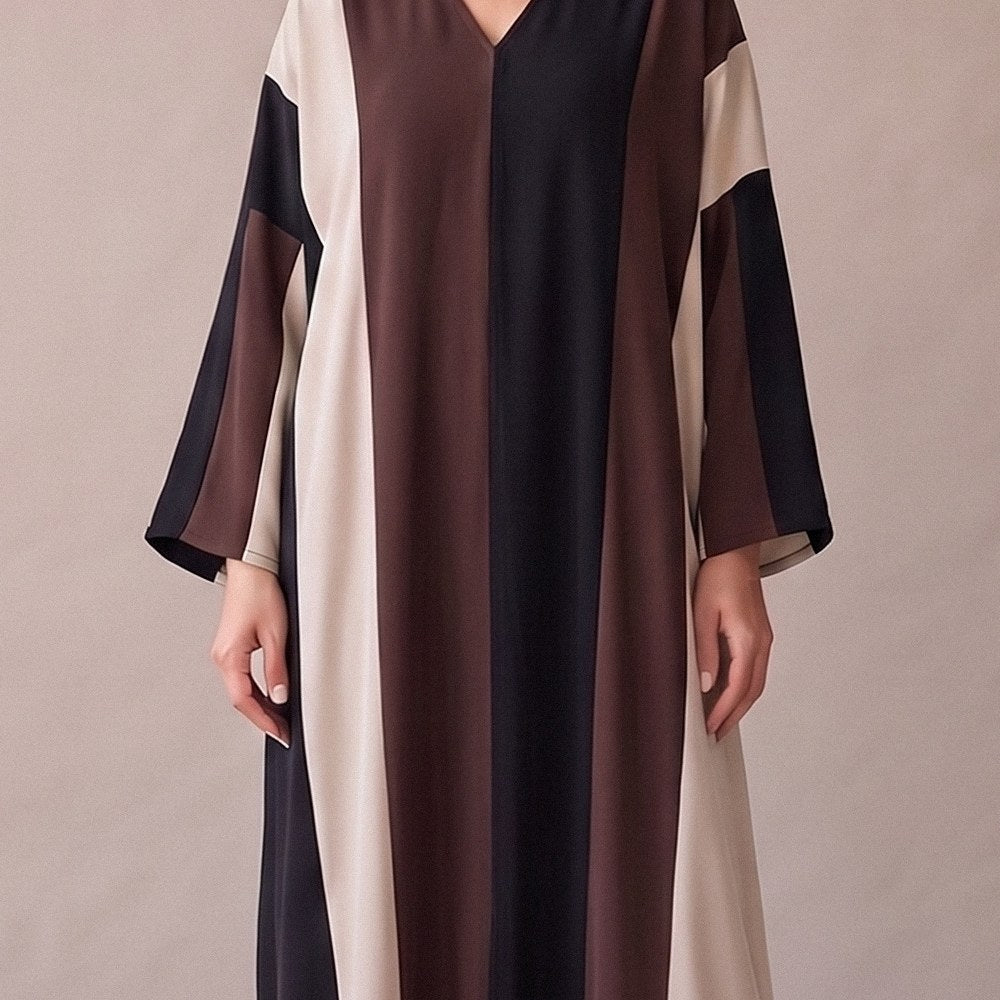 Close-up of the brown, beige and black stripes on the Crepe Abaya 2073.
