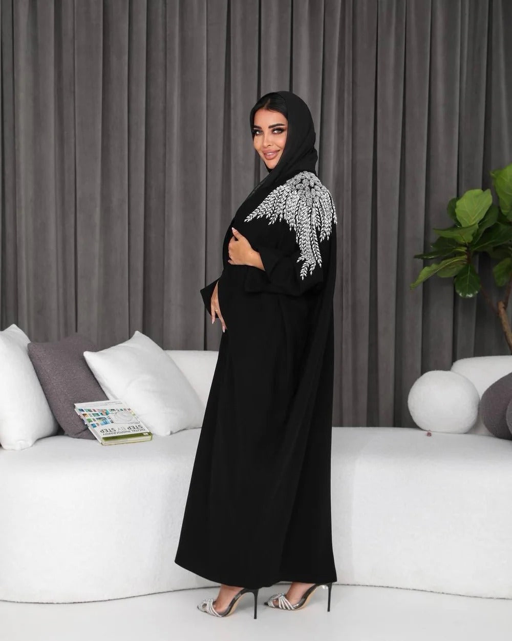 ABAYA BESHT CREPE WITH HANDMADE BEAT 6310 (FREE SIZE)