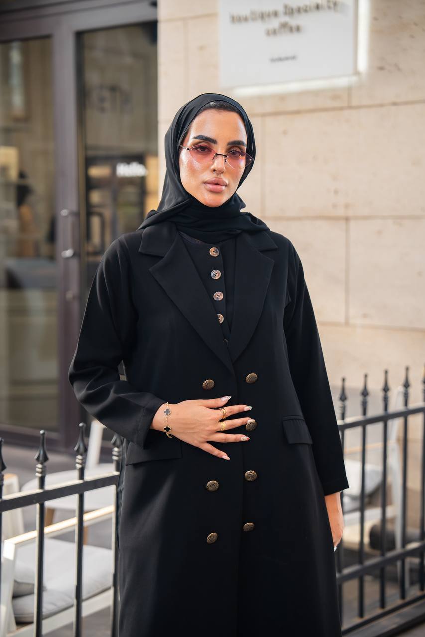 عباية بليزر من الكريب الأسود مع غطاء كلوش مطوي C:6680