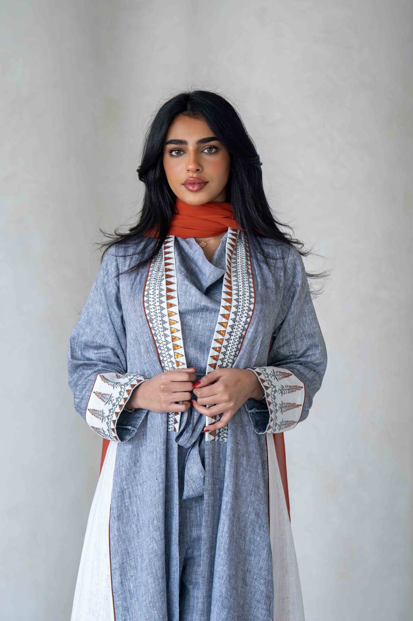 Linen abaya in light gray with embroidery C:6588 Gray