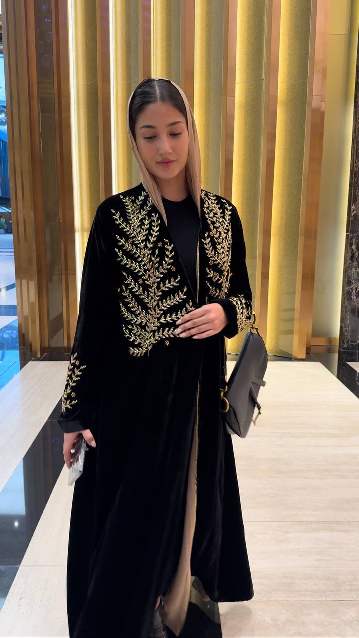 Black velvet abaya C:6572 gold