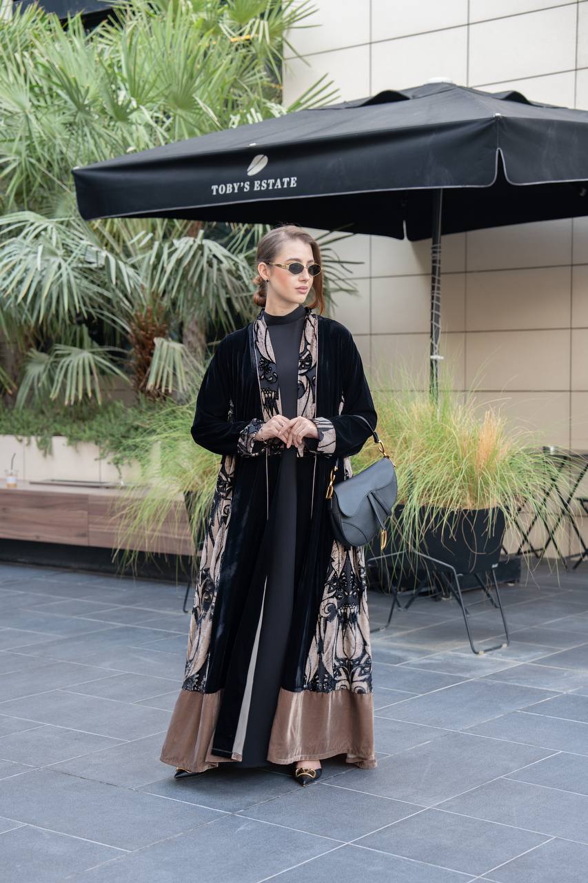 Black velvet abaya. C:6697