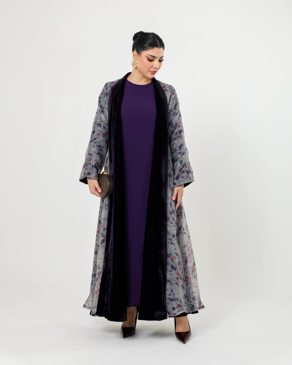 Double-face abaya made of organza fabric with purple velvet.C:6727