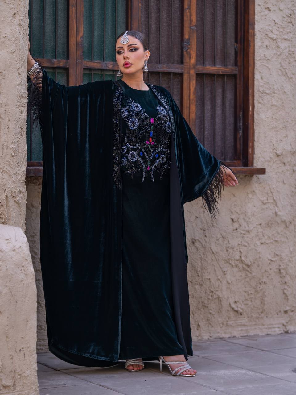 A set of bisht and dress, velvet in olive green with hand embroidery..C:6716