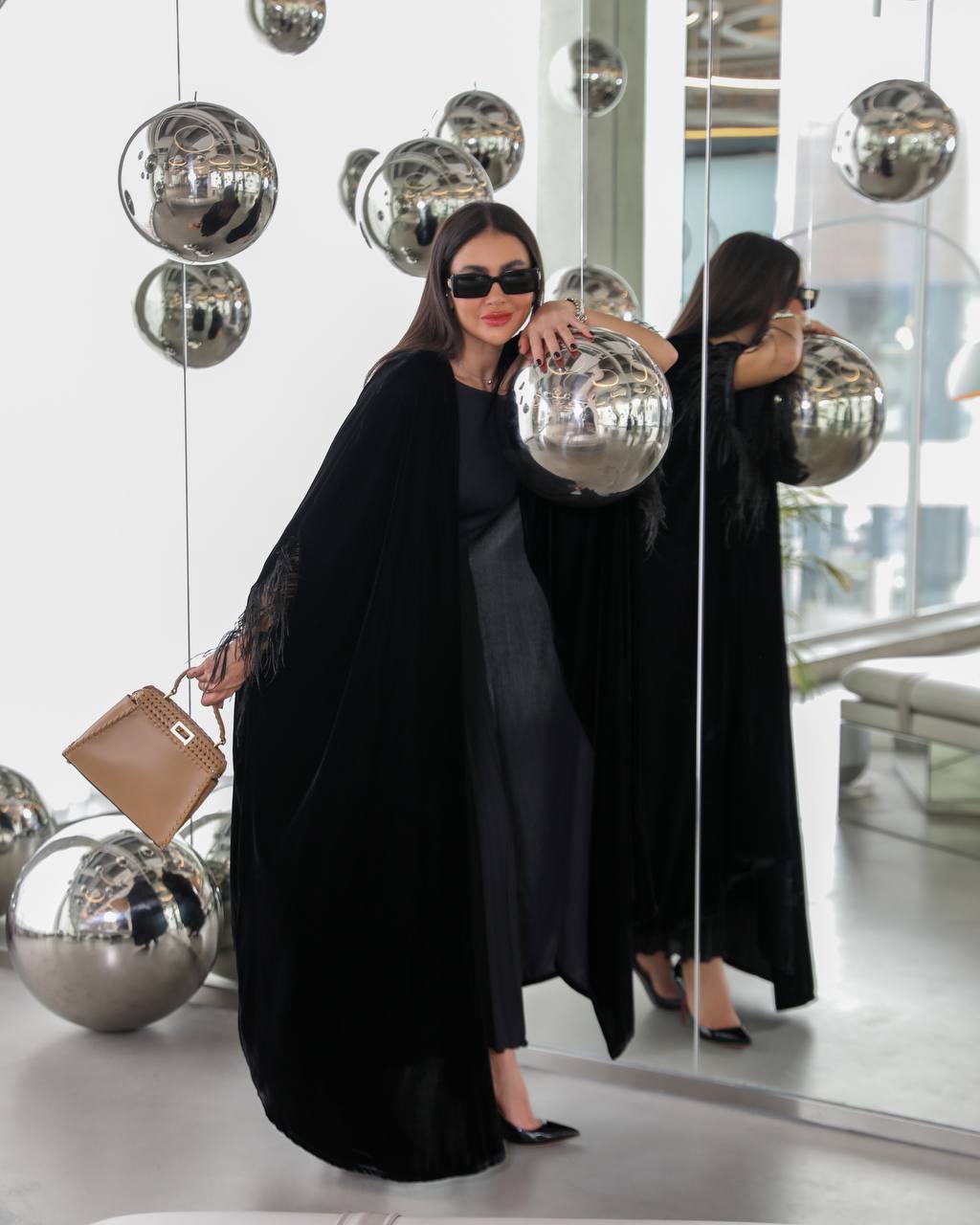 Abaya bisht velvet rish C:2079 (Free size)