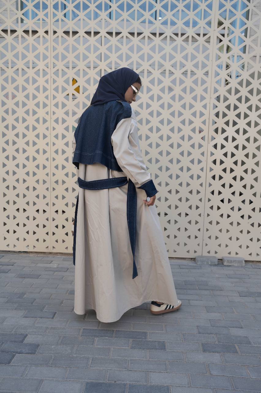 Trench coat with vest and pants, in beige with jeans C:6555