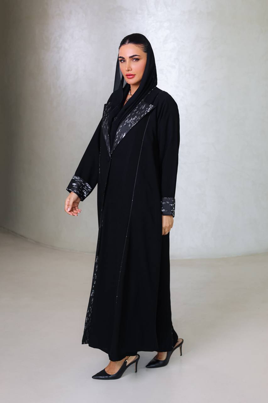 عباية أنيقة من الكريب الأسود بتفاصيل جاكار C:6678