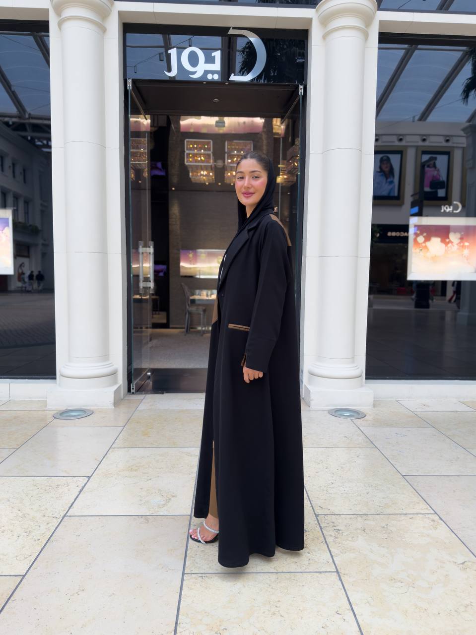 Black crepe blazer abaya with camel-colored details C:6682