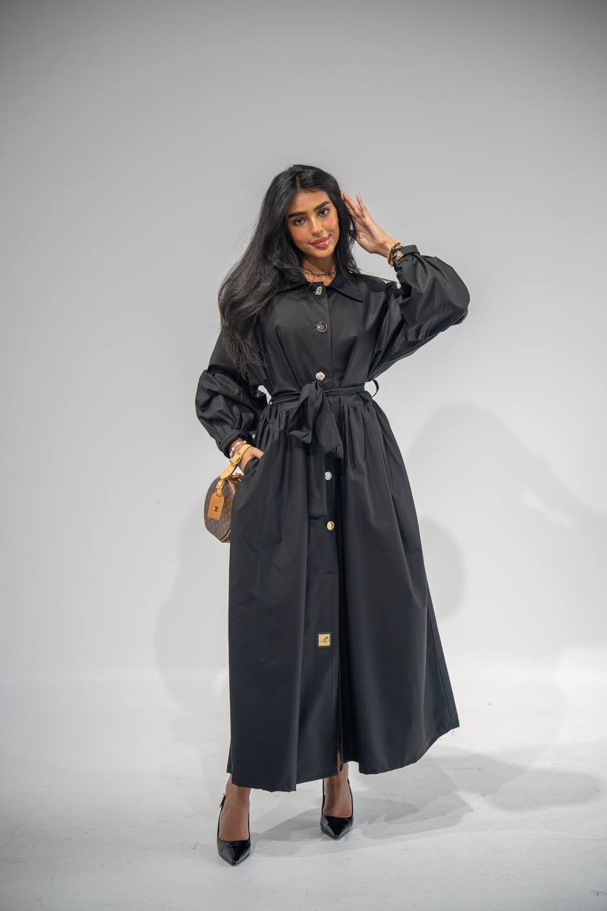 Elegant free size trench coat, in black. C:6685 Black