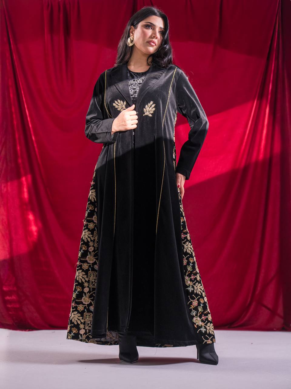 Plain velvet abaya with embroidered velvet. C:6736