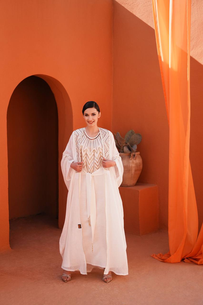 Bisht made of burlap and white linen dress with embroidery C: 6606 (Free size)