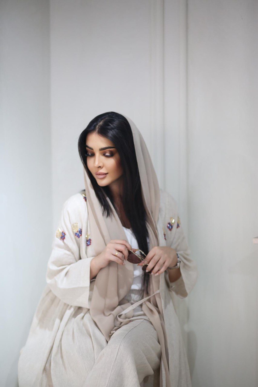 عباية من الكتان البيج مع تطريز يدوي C:3026beige (مقاس حر)