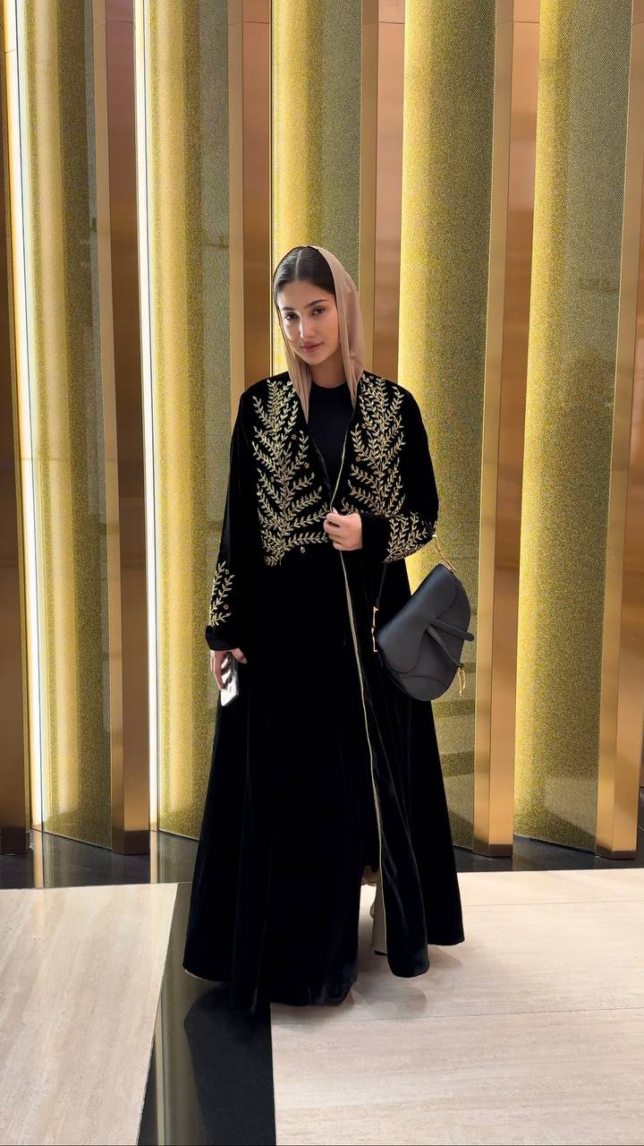 Black velvet abaya C:6572 gold