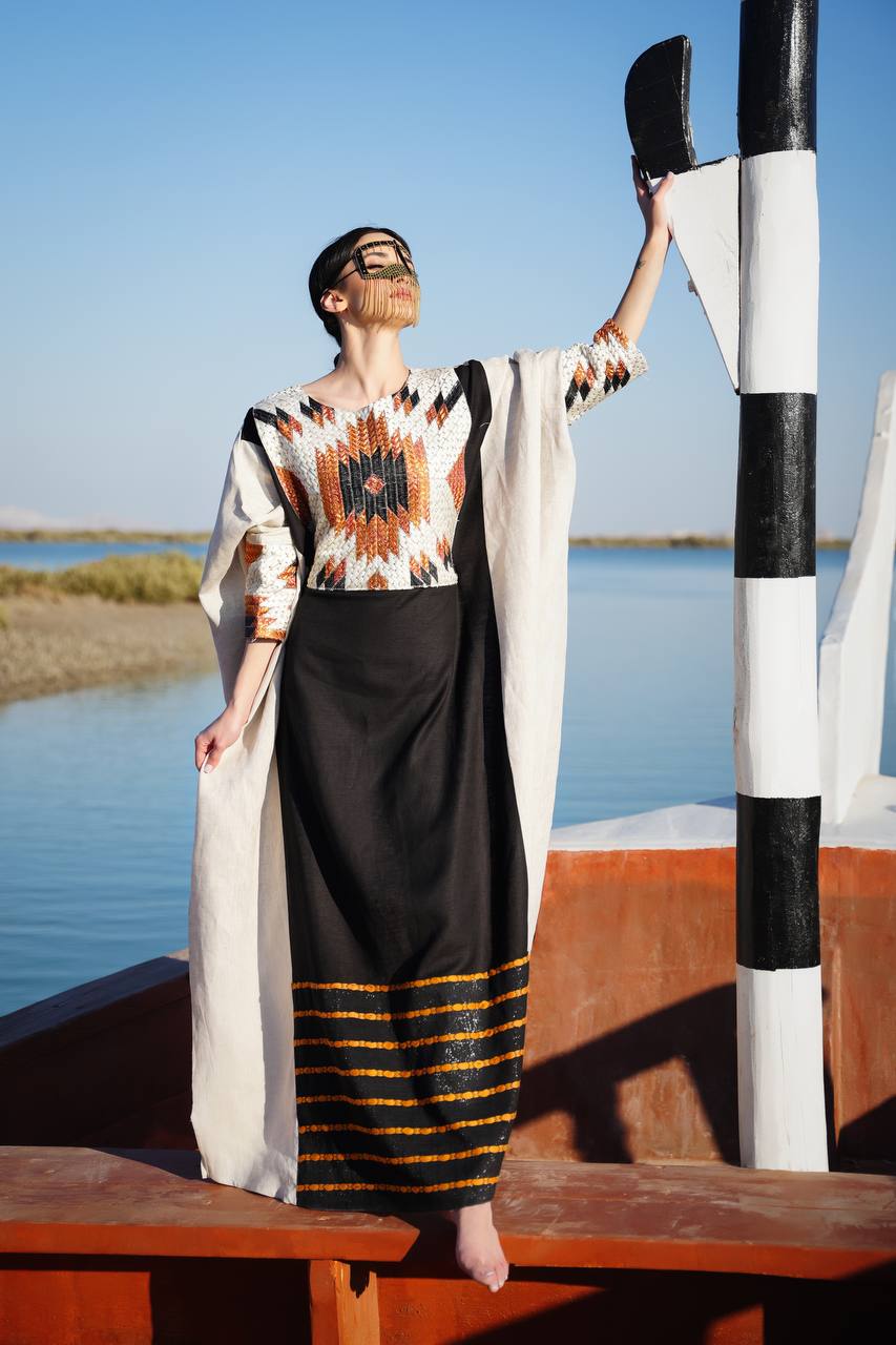 Free size abaya with embroidered linen and striped linen C:6594