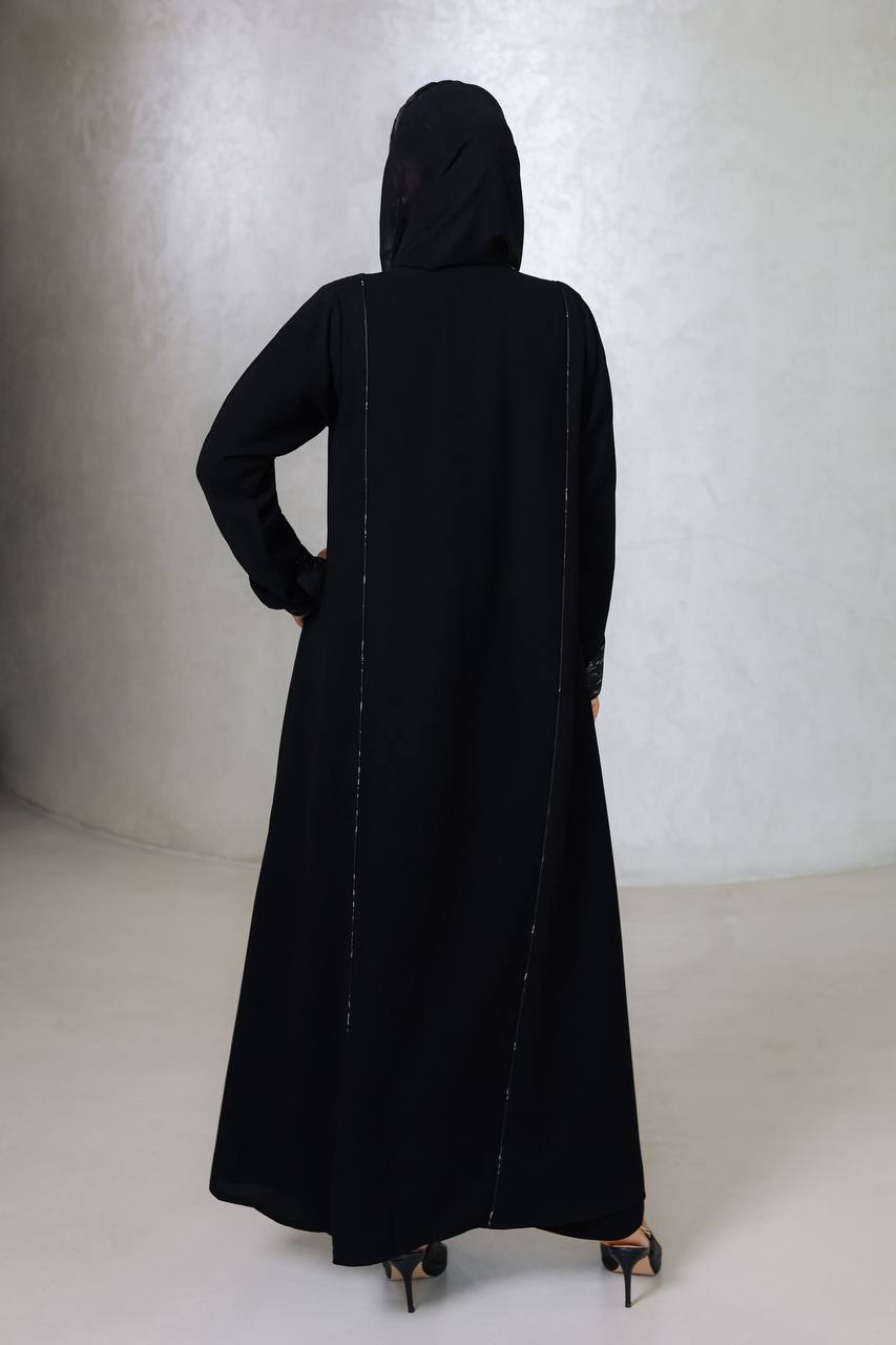 عباية أنيقة من الكريب الأسود بتفاصيل جاكار C:6678