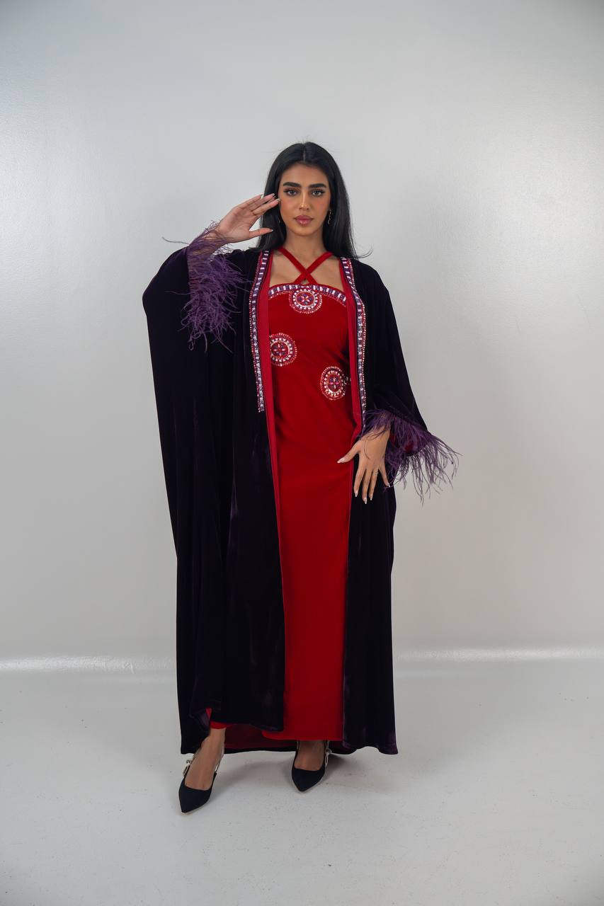 Velvet set with hand embellishment, consisting of a bisht and dress.C:6717