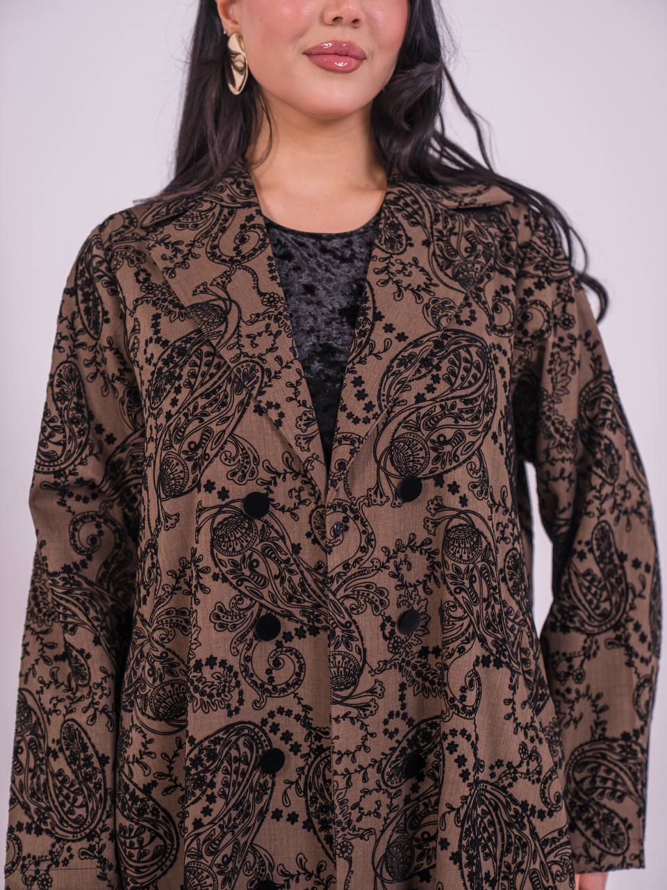 A brown abaya made of crepe fabric with a velvet print.C:6732