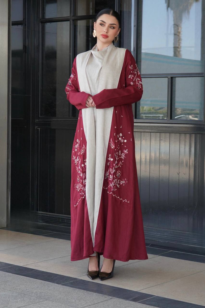 عباية من الكتان بلون عنابي مزينة بتطريز يدوي. C:6753