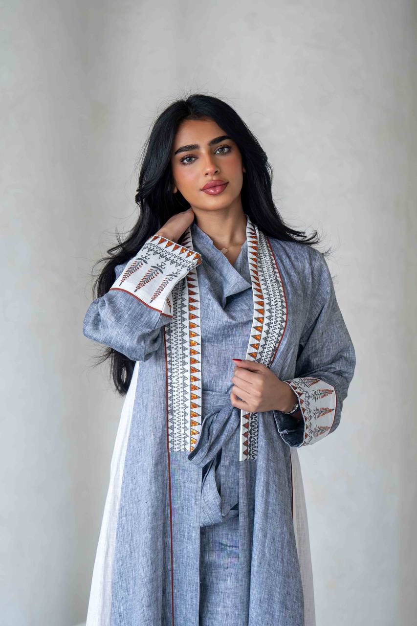 Linen abaya in light gray with embroidery C:6588 Gray