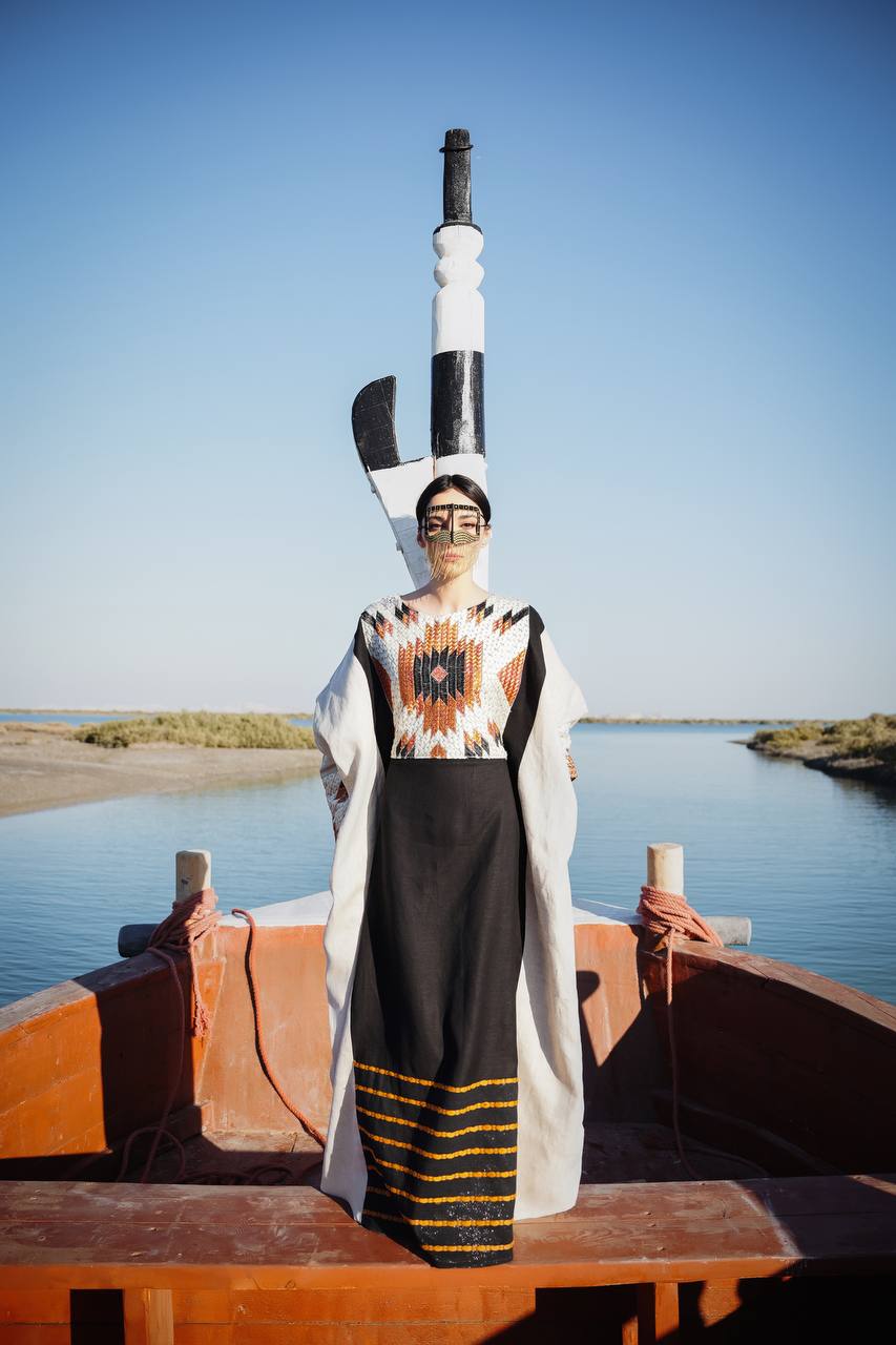 Free size abaya with embroidered linen and striped linen C:6594