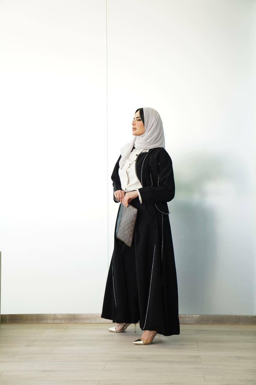 عباية سوداء من الكريب مع وشاح يدوي C:6497