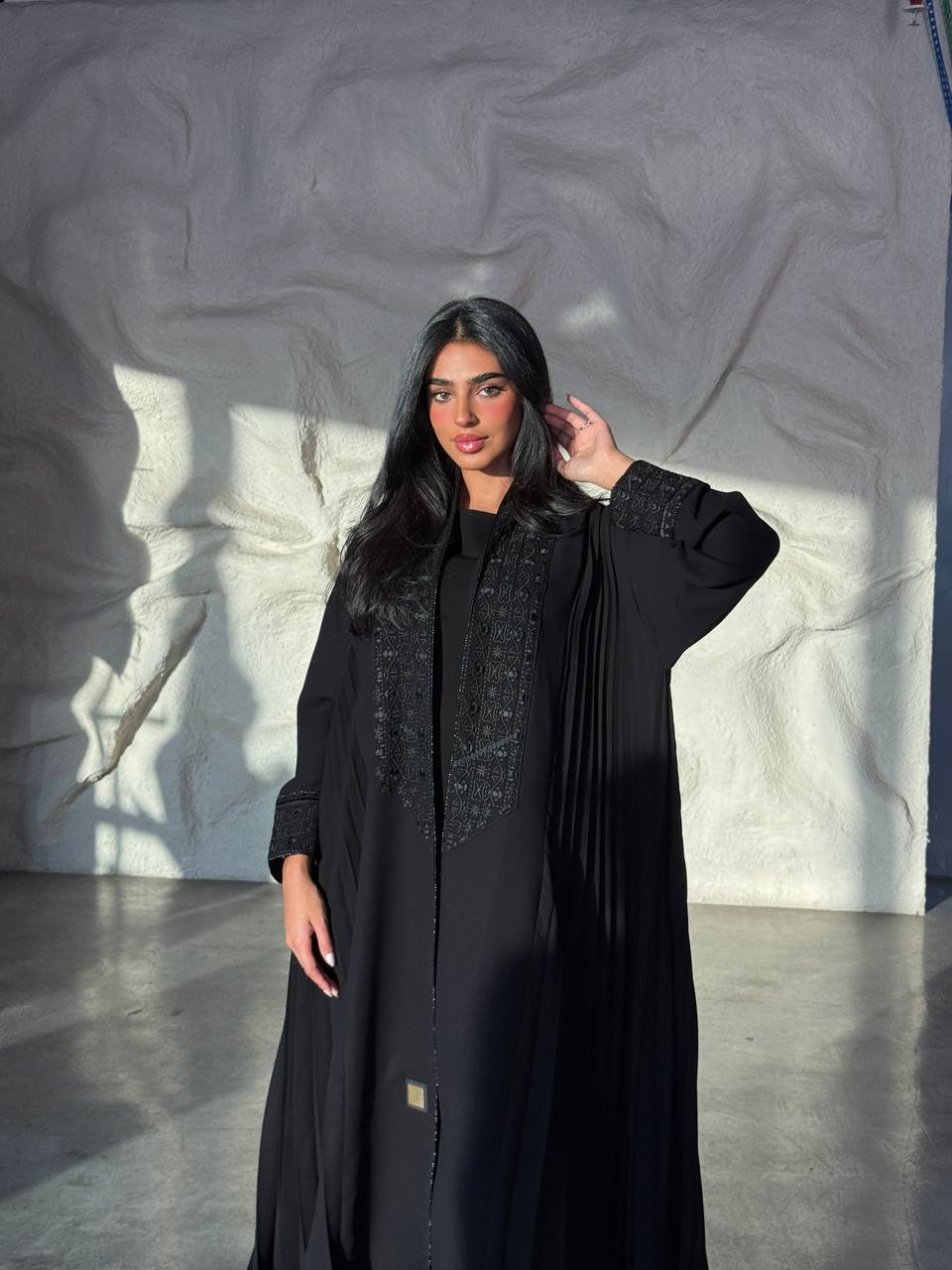 Crepe abaya with blouse and pants, in black.C:6659 Set
