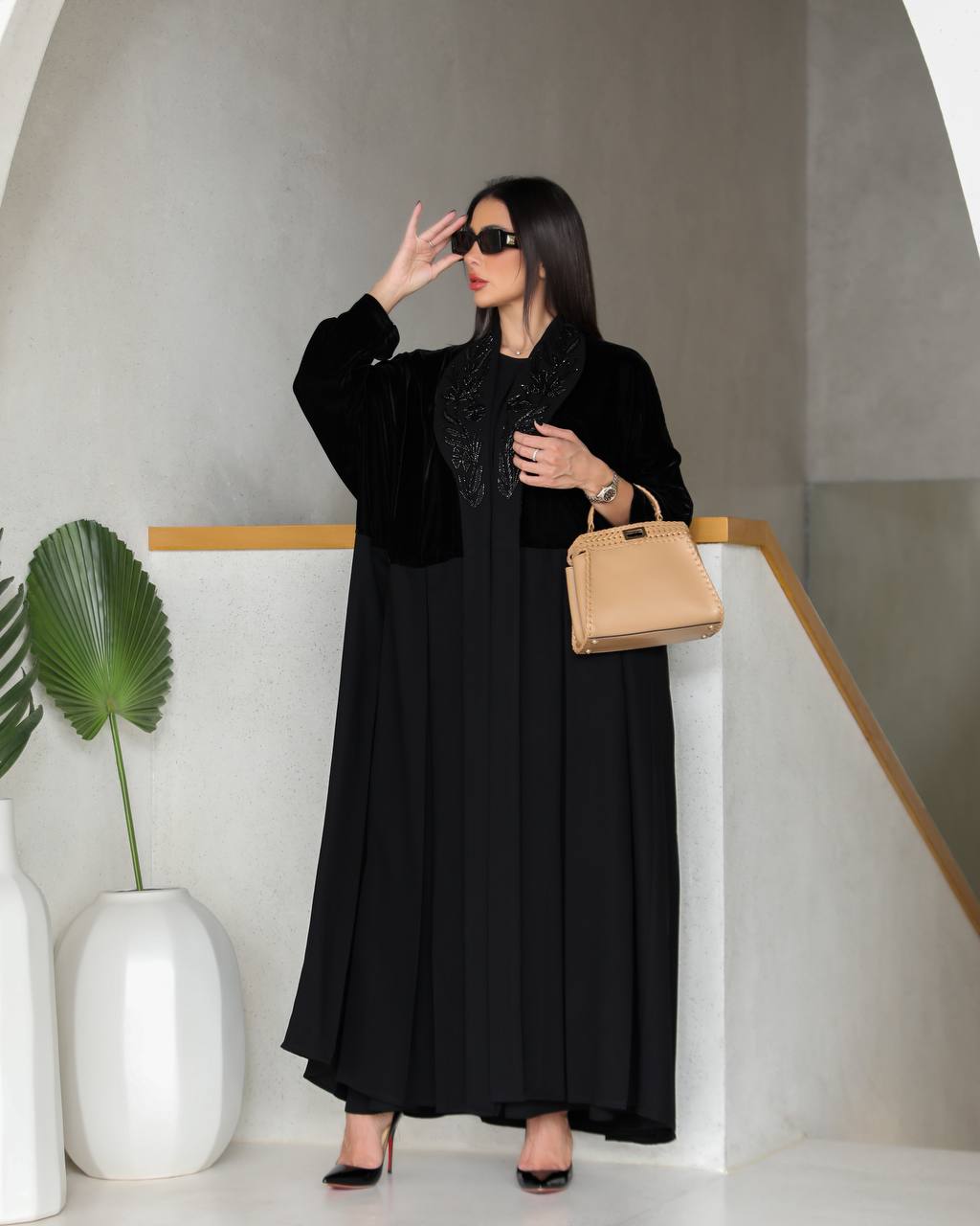 ABAYA BESHT VELVET AND CREPE WITH HANDMADE BEAT EMBROIDERY C:2039 (Free size)