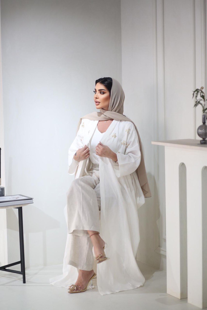 عباية كتان بتطريز يدوي C;3026 أبيض