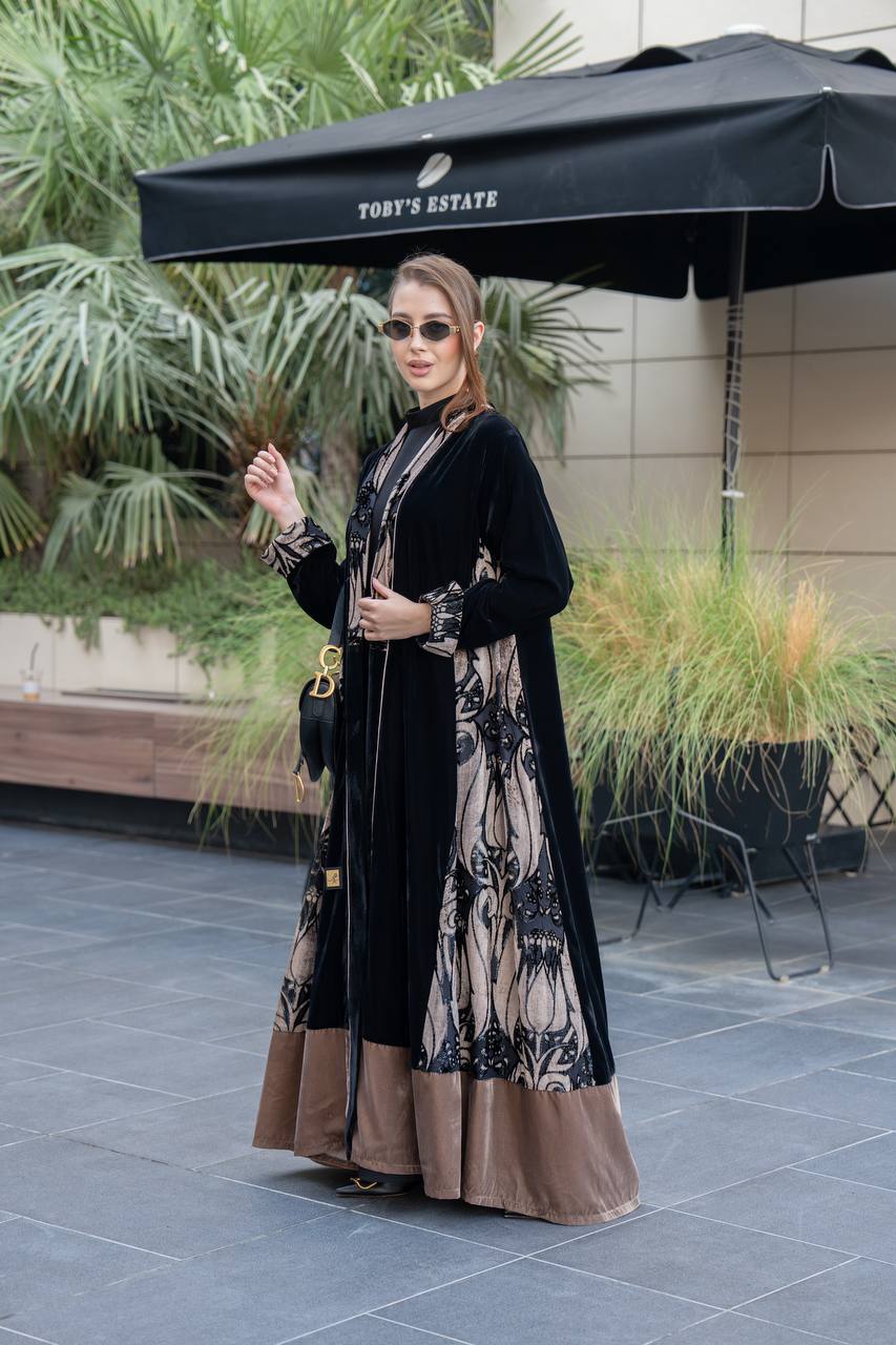 Black velvet abaya. C:6697