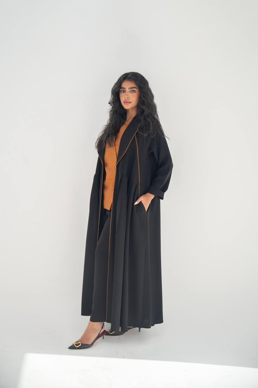 طقم عباية من الكريب الأسود، يتكون من بليزر وبنطال، C:6633 أسود 