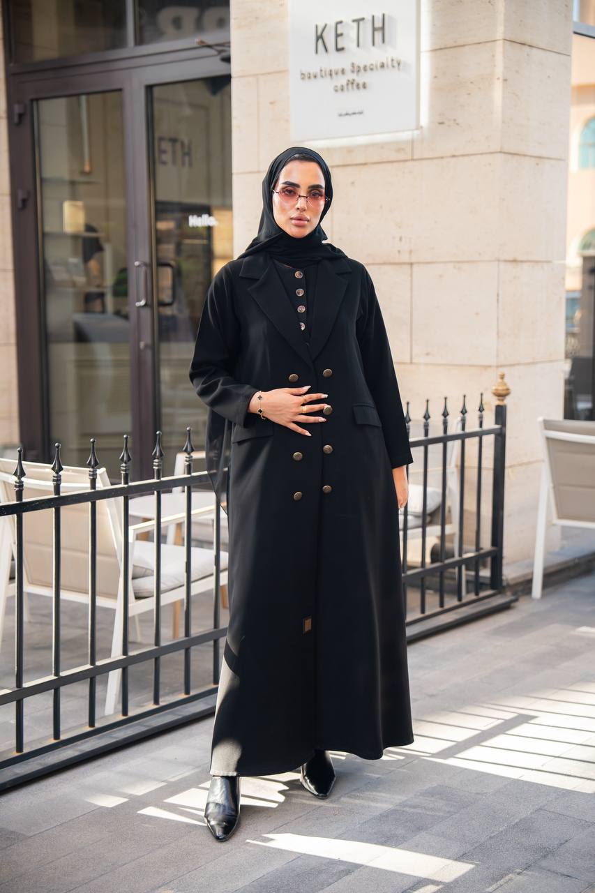 عباية بليزر من الكريب الأسود مع غطاء كلوش مطوي C:6680