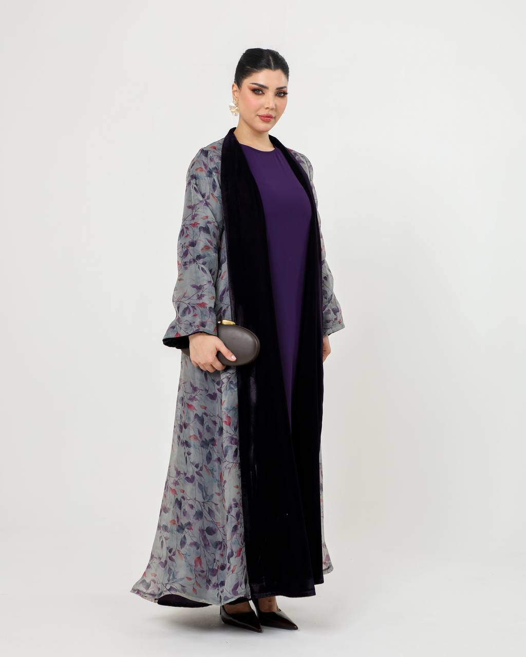 Double-face abaya made of organza fabric with purple velvet.C:6727