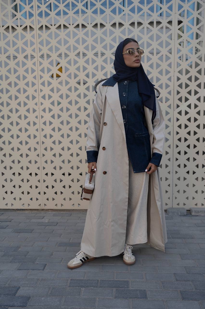 Trench coat with vest and pants, in beige with jeans C:6555