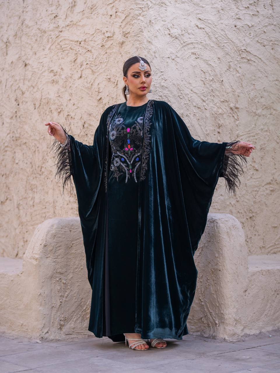 A set of bisht and dress, velvet in olive green with hand embroidery..C:6716