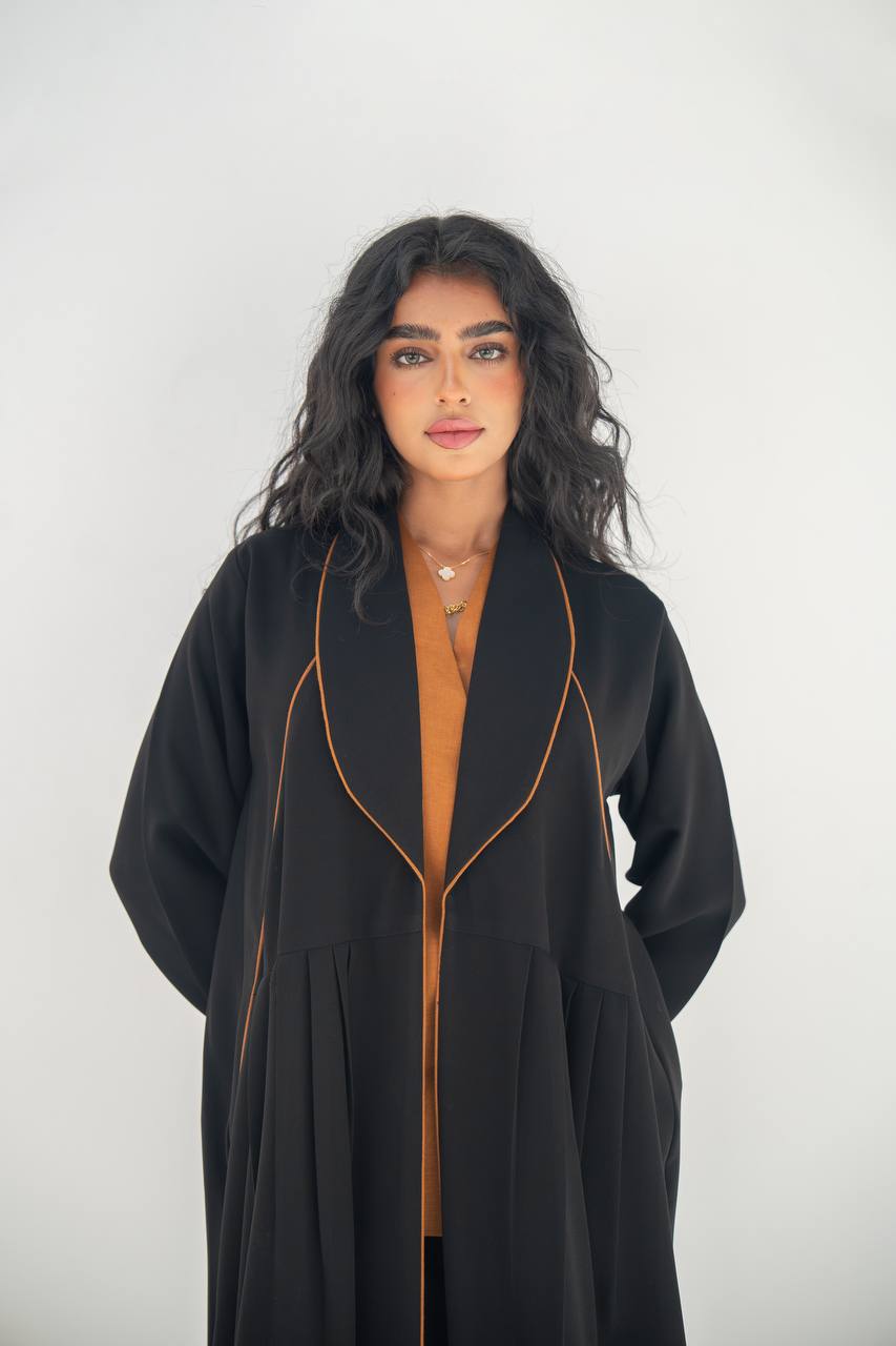 طقم عباية من الكريب الأسود، يتكون من بليزر وبنطال، C:6633 أسود 