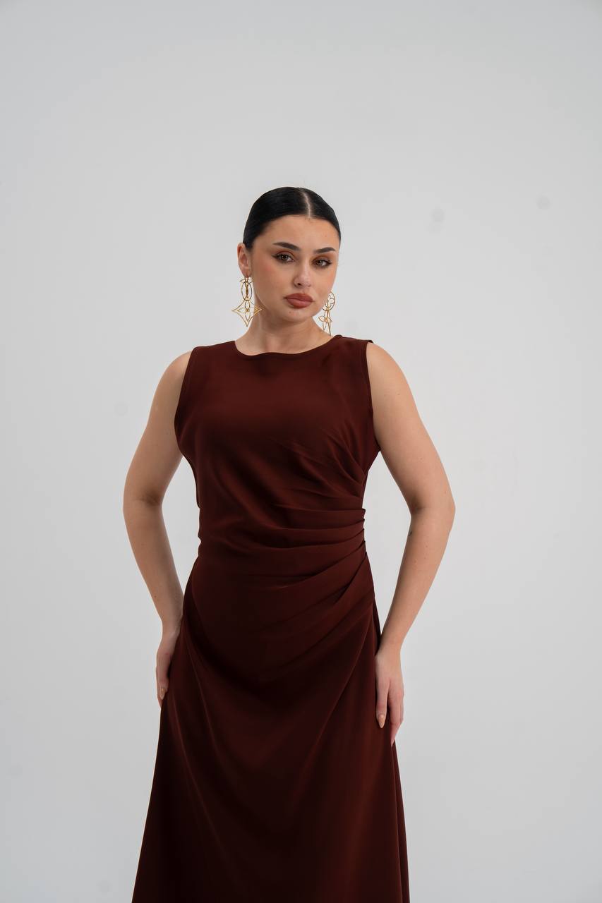 فستان بني من الكريب. C:226
